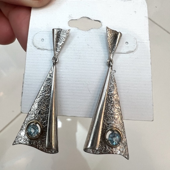 Jewelry - Silver earrings with blue crystal